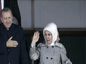 Emine Erdoğan gözyaşlarına boğuldu