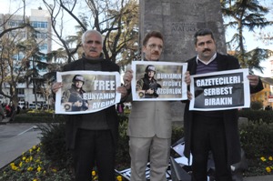 Gazeteci Aygün'e destek büyüyor