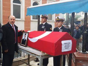 Trabzonlu astsubay'a arkadaşlarından son görev!