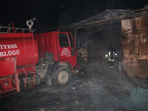 Geri dönüşüm fabrikası kül oldu