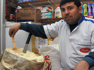 Kelkit'te keçi peyniri yok satıyor