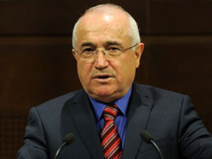 Cemil Çiçek Trabzon'da nikah şahidi oldu