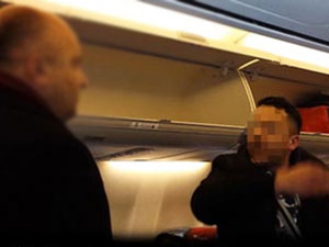 Gurbetçi Türkler uçak işgal etti!