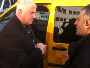 Artvinli vekil takside vatandaşı dinledi..