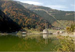 Asker Uzungöl'e düştü