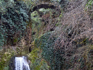 Görenler Osmanlı eseri sanıyor