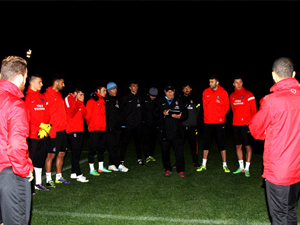 Akçay oyuncuların kafasına giriyor