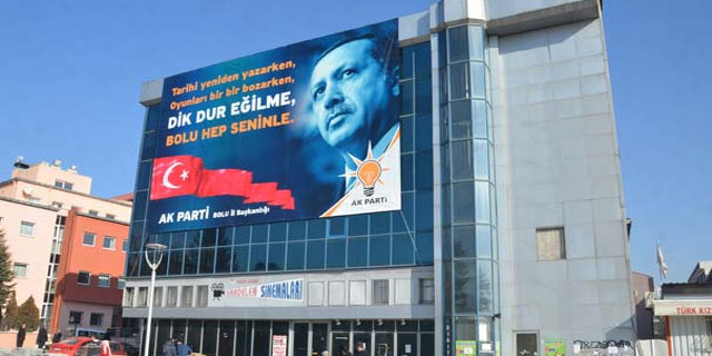 Başbakan afişine kaldırın talimatı