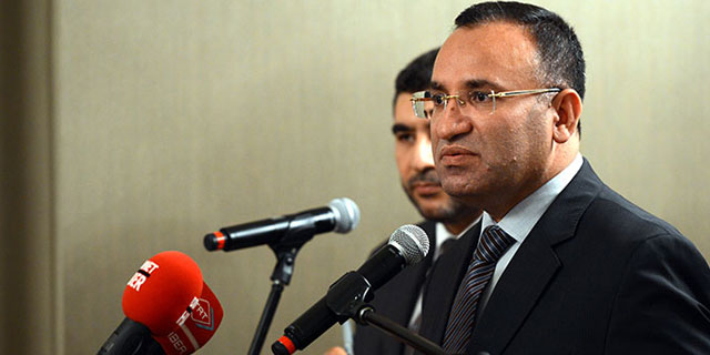 ''Siyaseti siyasetçilerin yapması lazım''