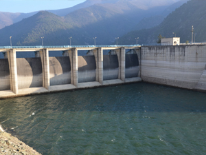 Altınkaya Baraj Gölü'nde su seviyesi düştü