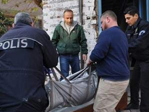 Annesinin öldüğünü öğrenince...