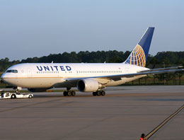 Uçak pilotu kalp krizi geçirdi! Uçak ise...