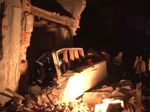 Suriyelilerin kaldığı bina çöktü: 3 yaralı