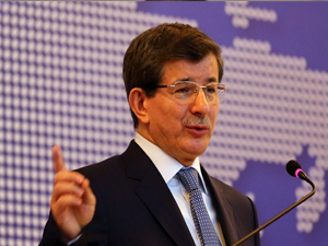 Davutoğlu, demokrasi vurgusu yaptı