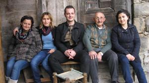 Gönül elçilerinden muhtaç çifte yardım