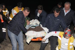 Hastane yolunda hastanelik oldu