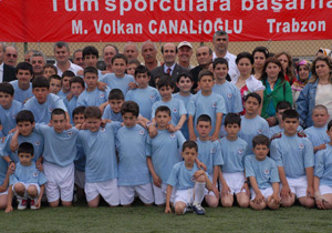 Belediye'nin futbol okulu açıldı