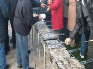 Trabzon'dan Bremen'e 300 kilo hamsi gitti