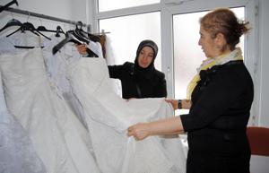 Gelinlik hayali gerçekleşen kadınlar mutlu