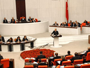 Mecliste Düello: Birbirlerine girdiler