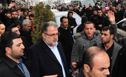 Taşlanan AK Partili aday: Korkmuyorum