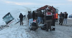 Feci kaza!9 ölü ve çok sayıda yaralı...