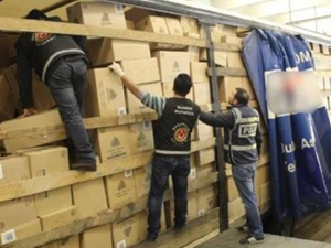 TIR'ın içinden servet çıktı