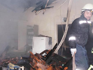 Ordu'da boş binadaki yangın korkuttu