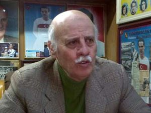 Efsaneden Mustafa Akçay’a destek