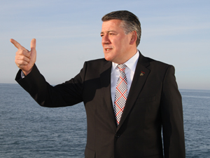 MHP Adayı Sözünü Tuttu