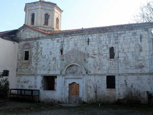 Trabzon'daki kilisenin içinde yaşayanlar ölünce...