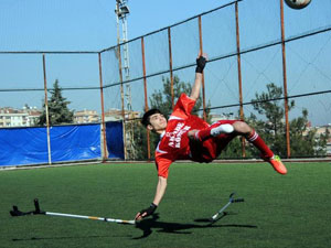 Ayağı kesildi,hayata futbolla tutuldu