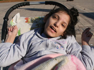 Merve Trabzonlunun yardımını bekliyor!