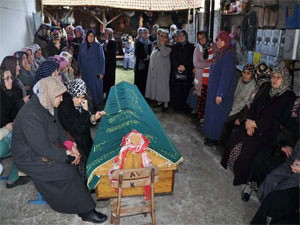 3 bilezik için komşusunu katletti