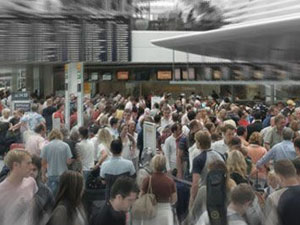 Umre dönüşü uçak krizi:  Trabzonlular da var