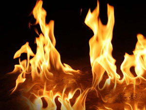 Medine'de umrecilerin kaldığı otelde yangın!