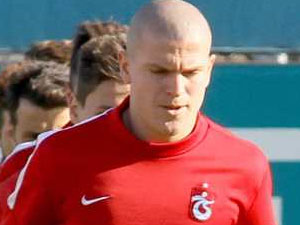 Bourceanu'nun yerini doldurmaya çalışıyor