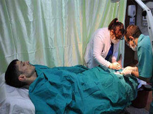 Bacaklarından çıkanlar şoke etti!