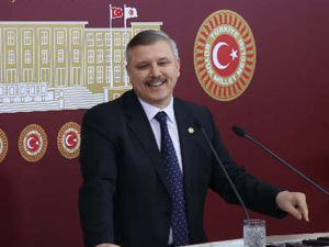 Uçakta vekil krizi! Yerine geçmek istemedi...