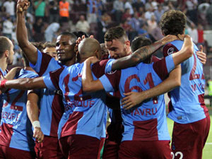 Fırtına onlara geçit vermiyor