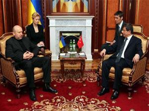 Davutoğlu krize çözüm arayışında