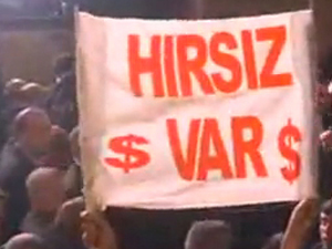 Erdoğan'a " Hırsız var" pankartı açtı ve...