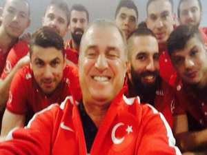 Milliler de modaya uydu!