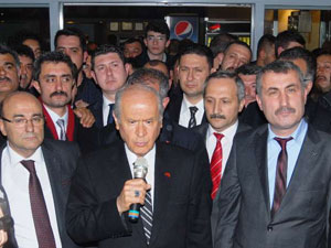Bahçeli’den gece yarısı mitingi!