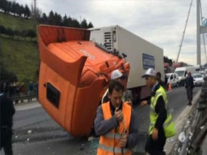 FSM Köprüsü'nde feci TIR kazası