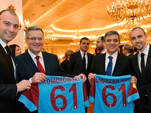 Adrian Köşk'e çıktı