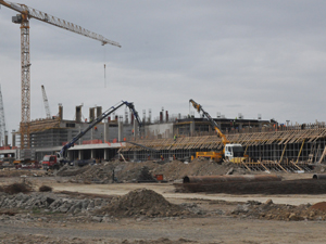 Akyazı Stadı hızla yükseliyor