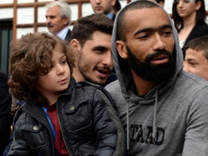 Minik taraftardan Bosingwa'yı terleten soru