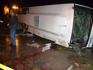 Polis otobüsü devrildi: 3 şehit