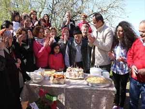 İlk doğum gününü 100 yaşında kutladı